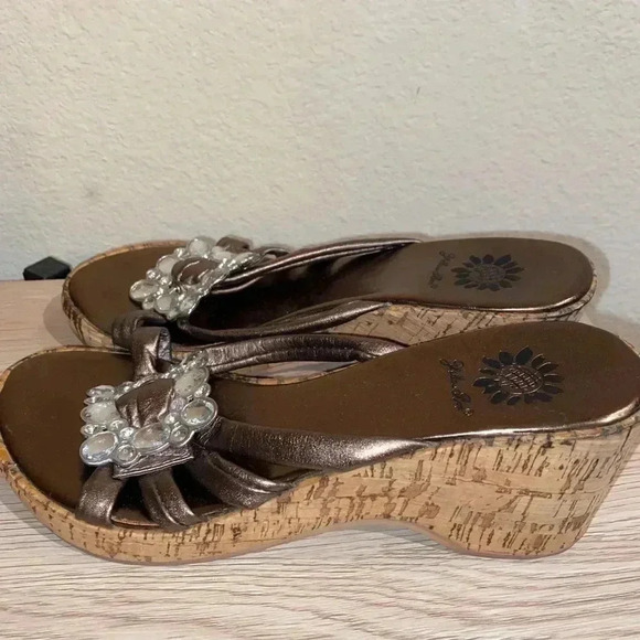 Yellow Box Bronze Platform Sandals With Bling - Picture 3 of 6